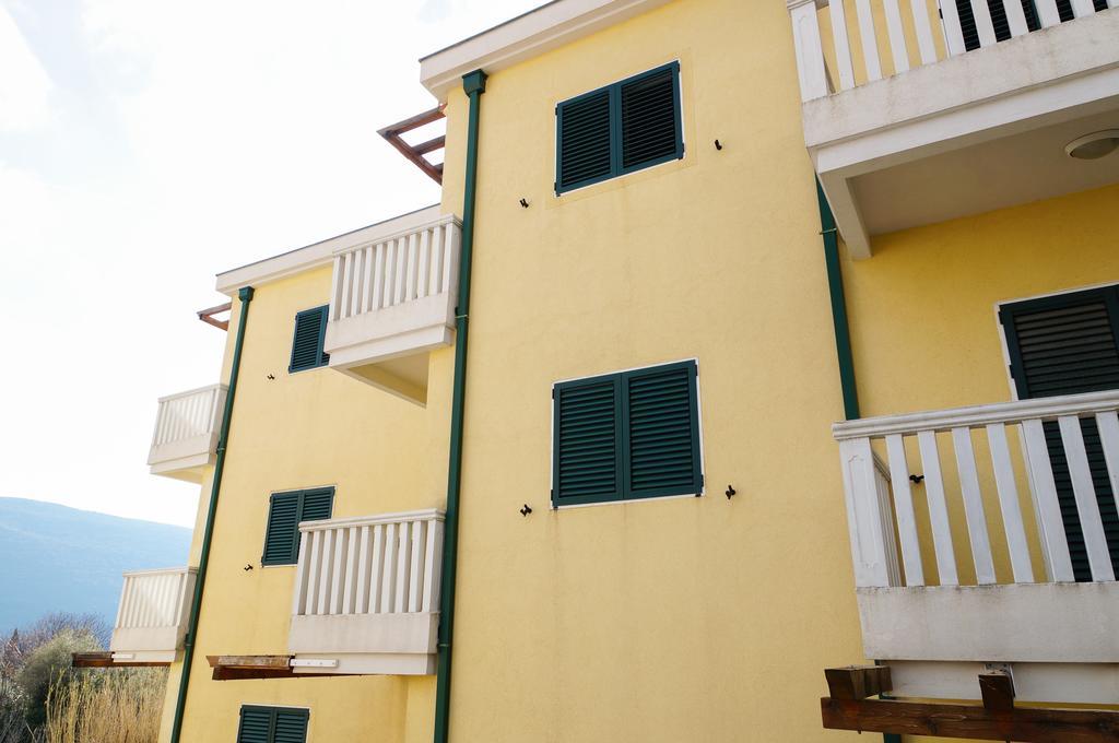 Apartment Begonia Of Kumbor Херцег Нови Екстериор снимка