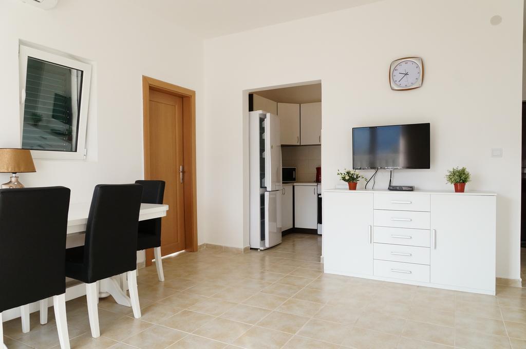 Apartment Begonia Of Kumbor Херцег Нови Екстериор снимка