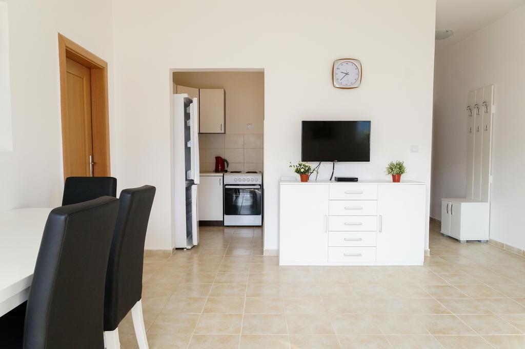 Apartment Begonia Of Kumbor Херцег Нови Екстериор снимка