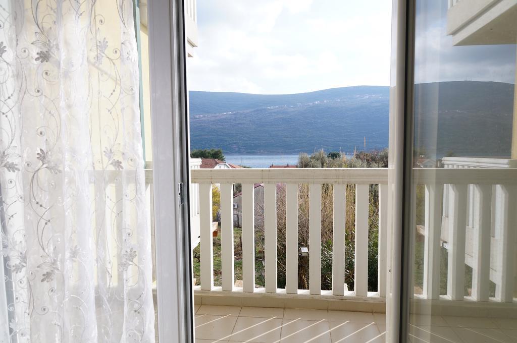 Apartment Begonia Of Kumbor Херцег Нови Екстериор снимка